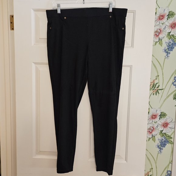 HUE Classic Black Straight Leg Pants - Picture 1 of 4